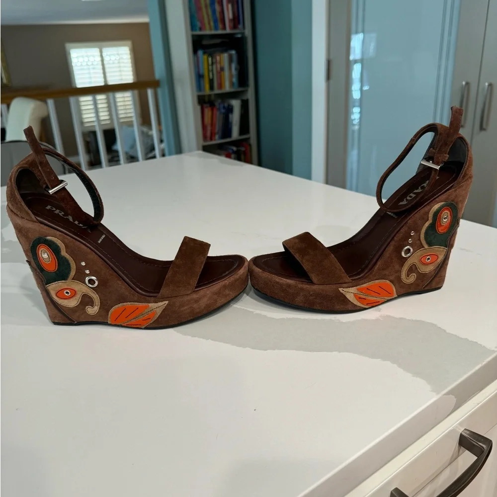 Prada suede wedge sandals. Size 37.5 US 7.5 - Picture 9 of 16